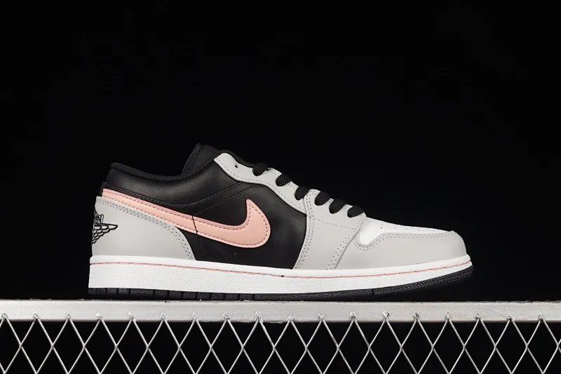 All categories Air Jordan Jordan series basketball shoes Air Jordan 1 Low G version pure original Air Jordan 1 Low AJ1 Joe 1 white black pink sports culture basketball shoes 553558-062